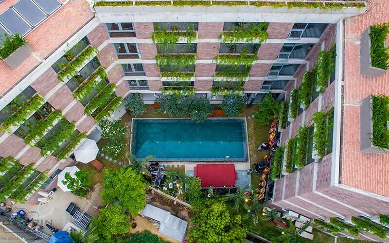 tường cây xanh ấn tượng của khu resort Đà Nẵng